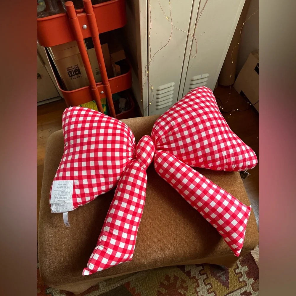 Big Bow Throw Pillow